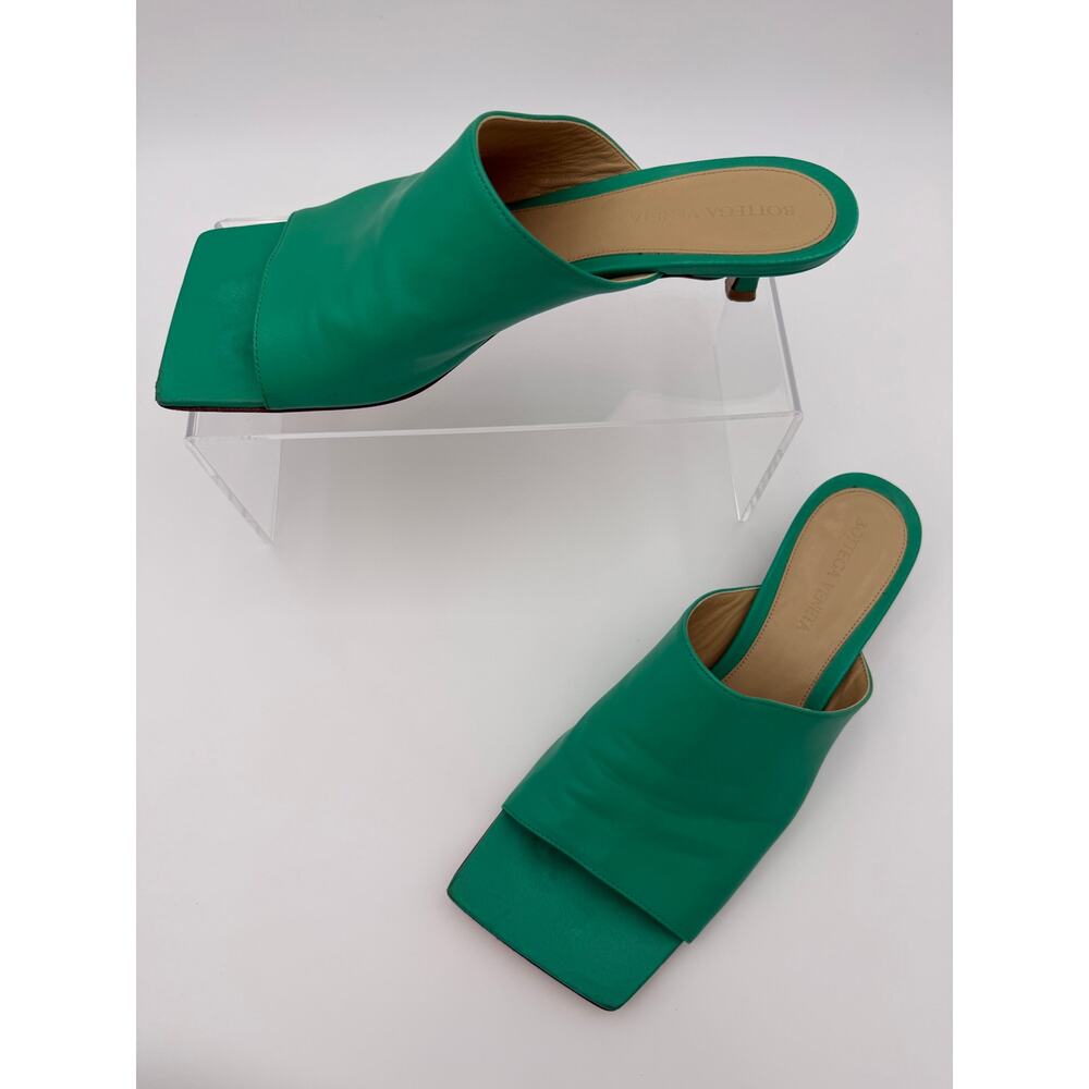 Bottega Veneta Stretch Mules Green Leather Size 37.5 / 7.5 Kitten Heel